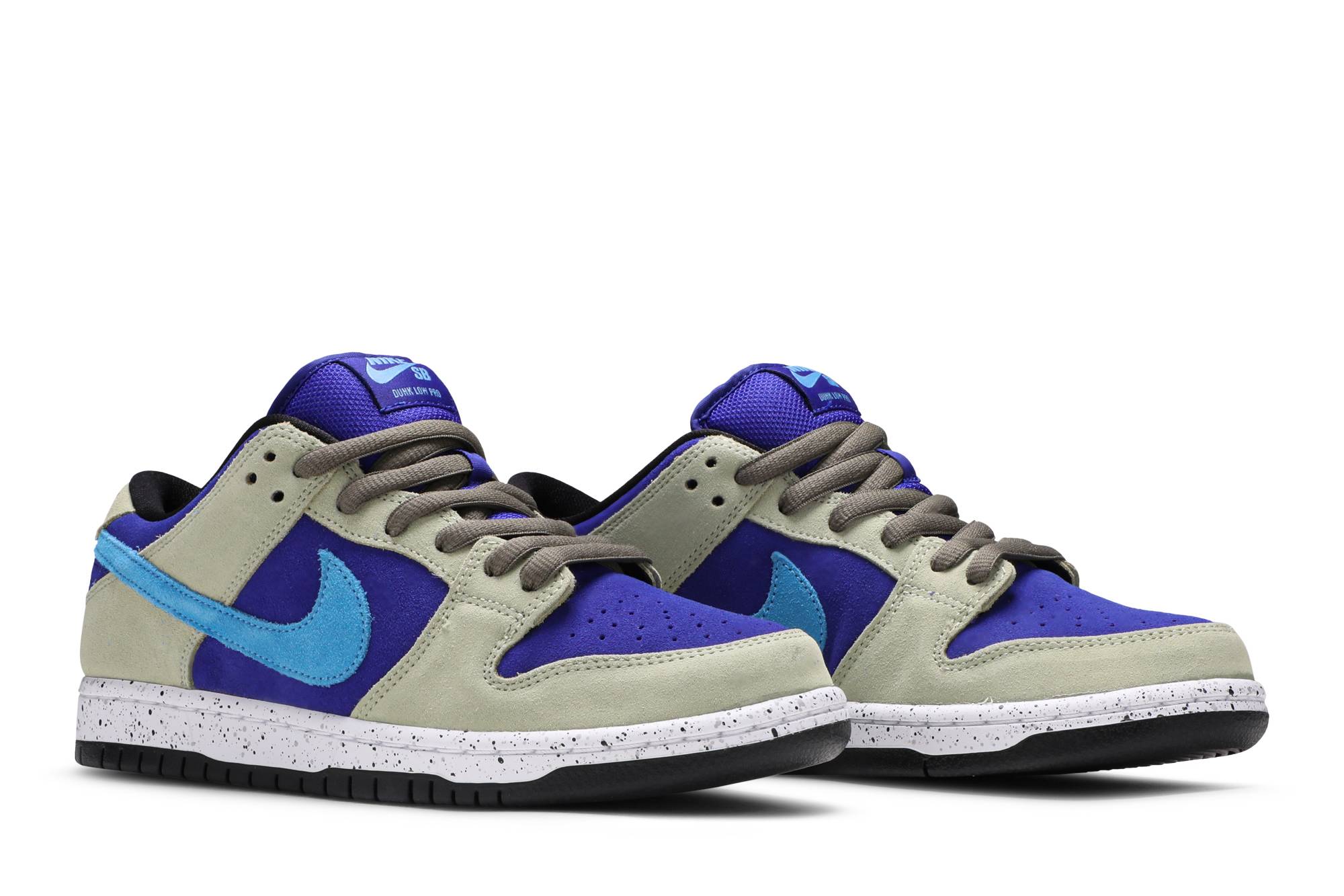 NIKE SB DUNK LOW ‘ACG CELADON’